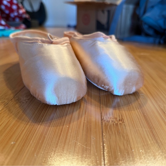 Freed Classics Pointe Shoes (Crown Maker) - Picture 3 of 4